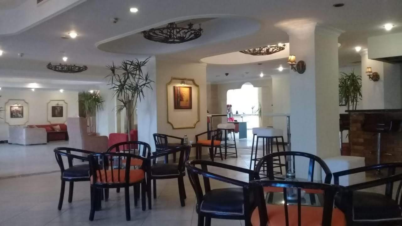艾因苏赫纳拱顶码头酒店及度假村 外观 照片